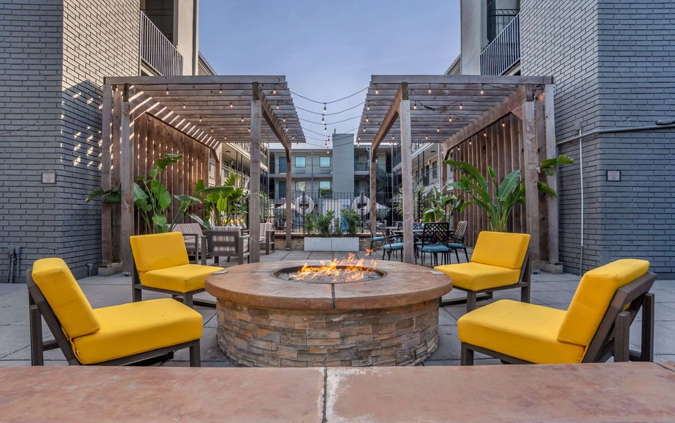 Patio Gambar