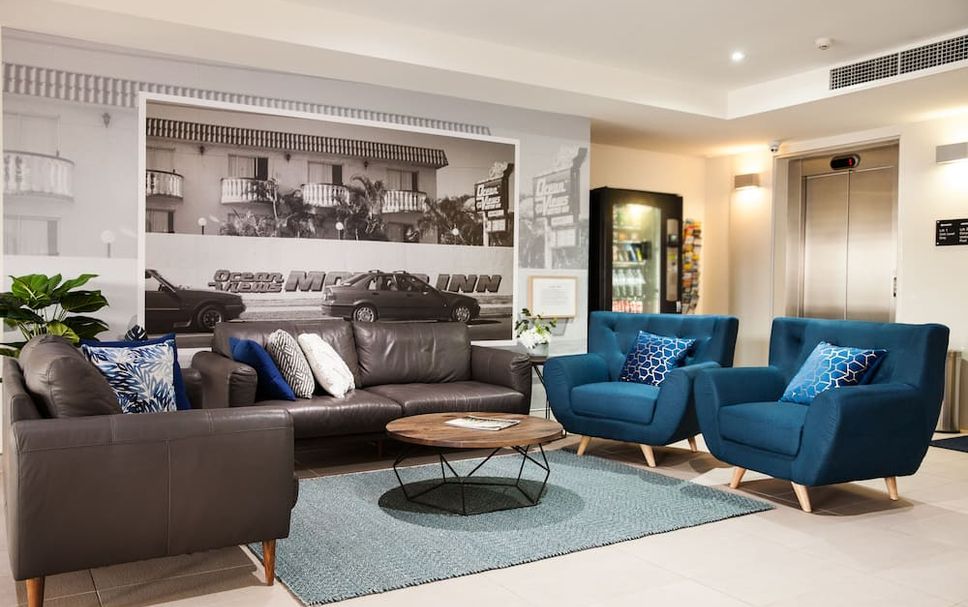 Balai Menunggu Gambar