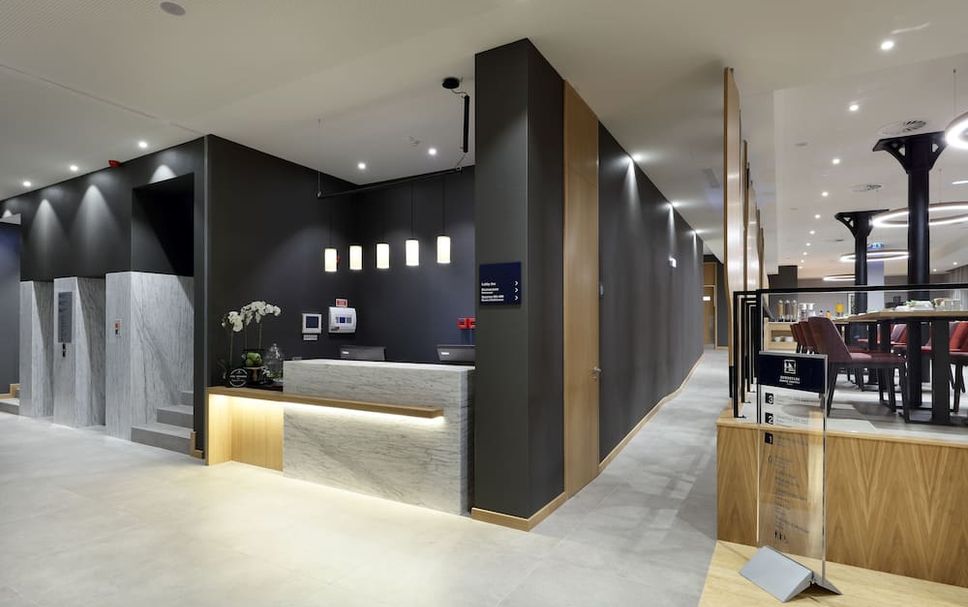 Meja Penyambut Tetamu Gambar