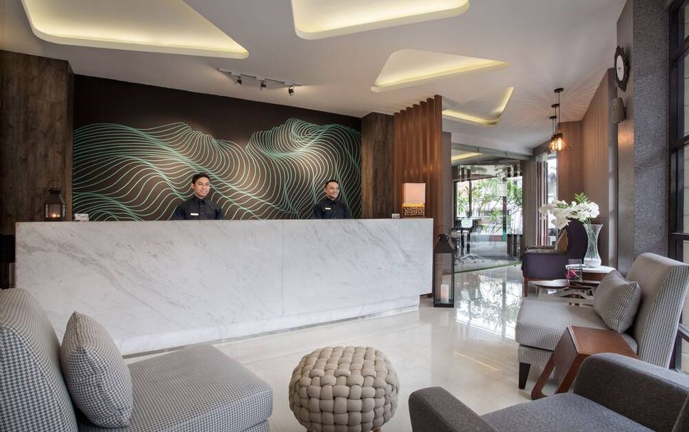 Meja Penyambut Tetamu Gambar