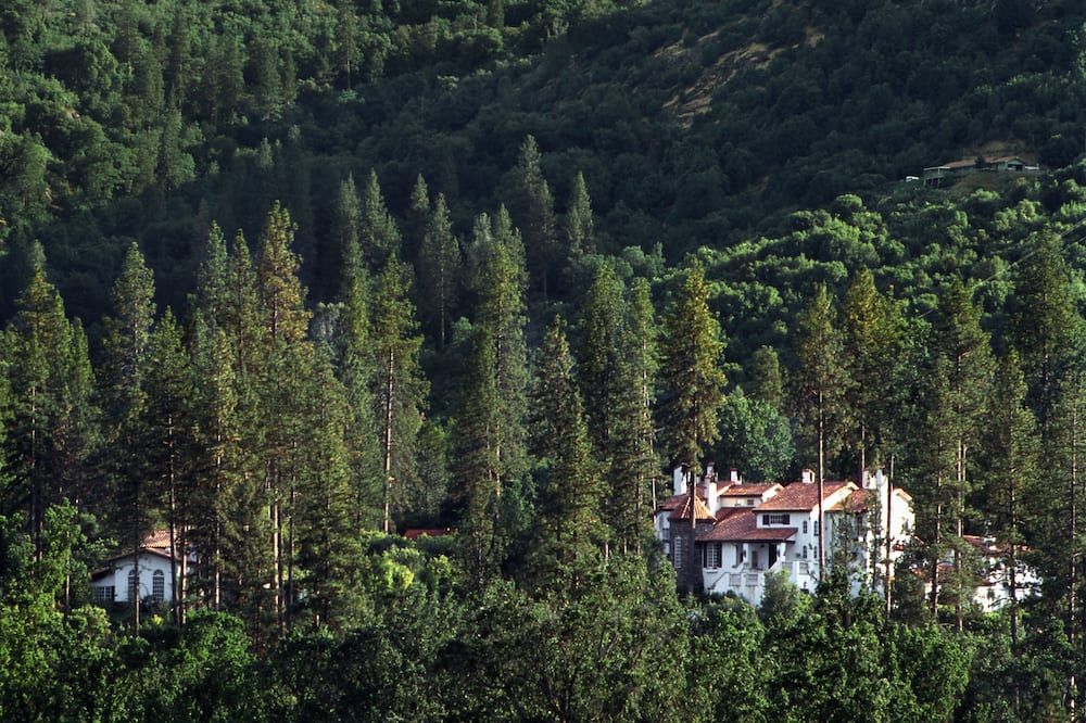 Pemandangan luar