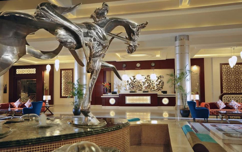 Meja Penyambut Tetamu Gambar