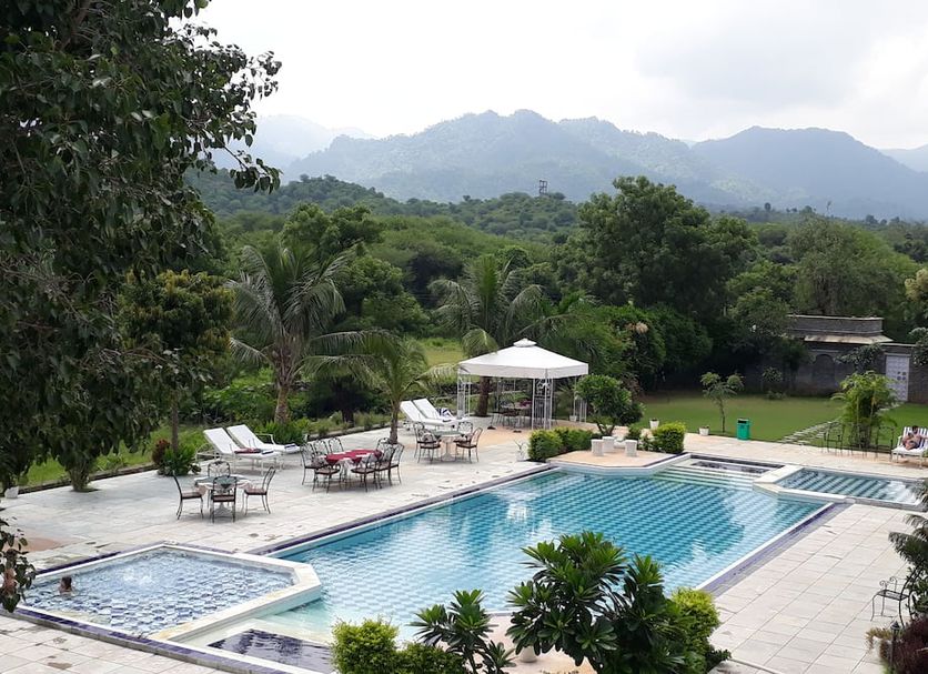 Kolam renang Gambar