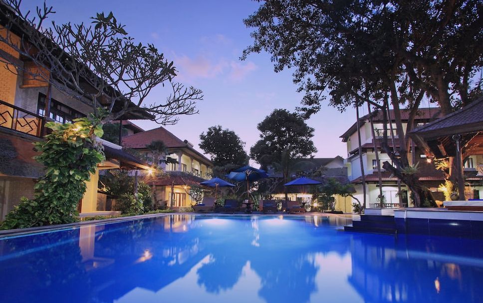 Kolam renang Gambar