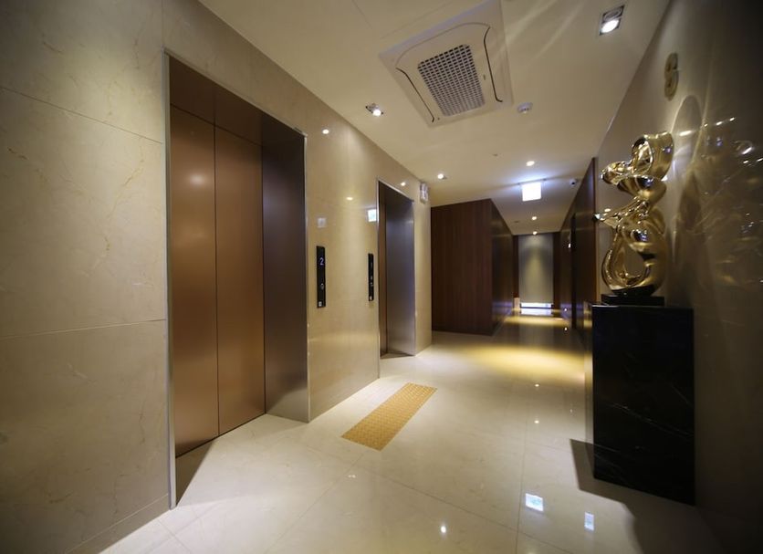 hallway Gambar