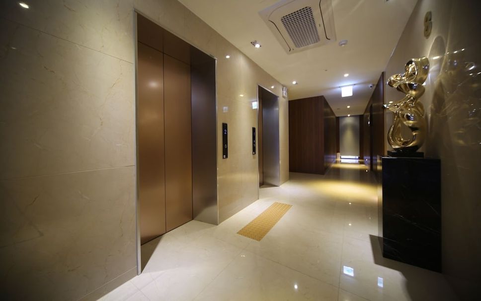 hallway Gambar