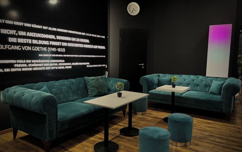 Balai Menunggu Gambar