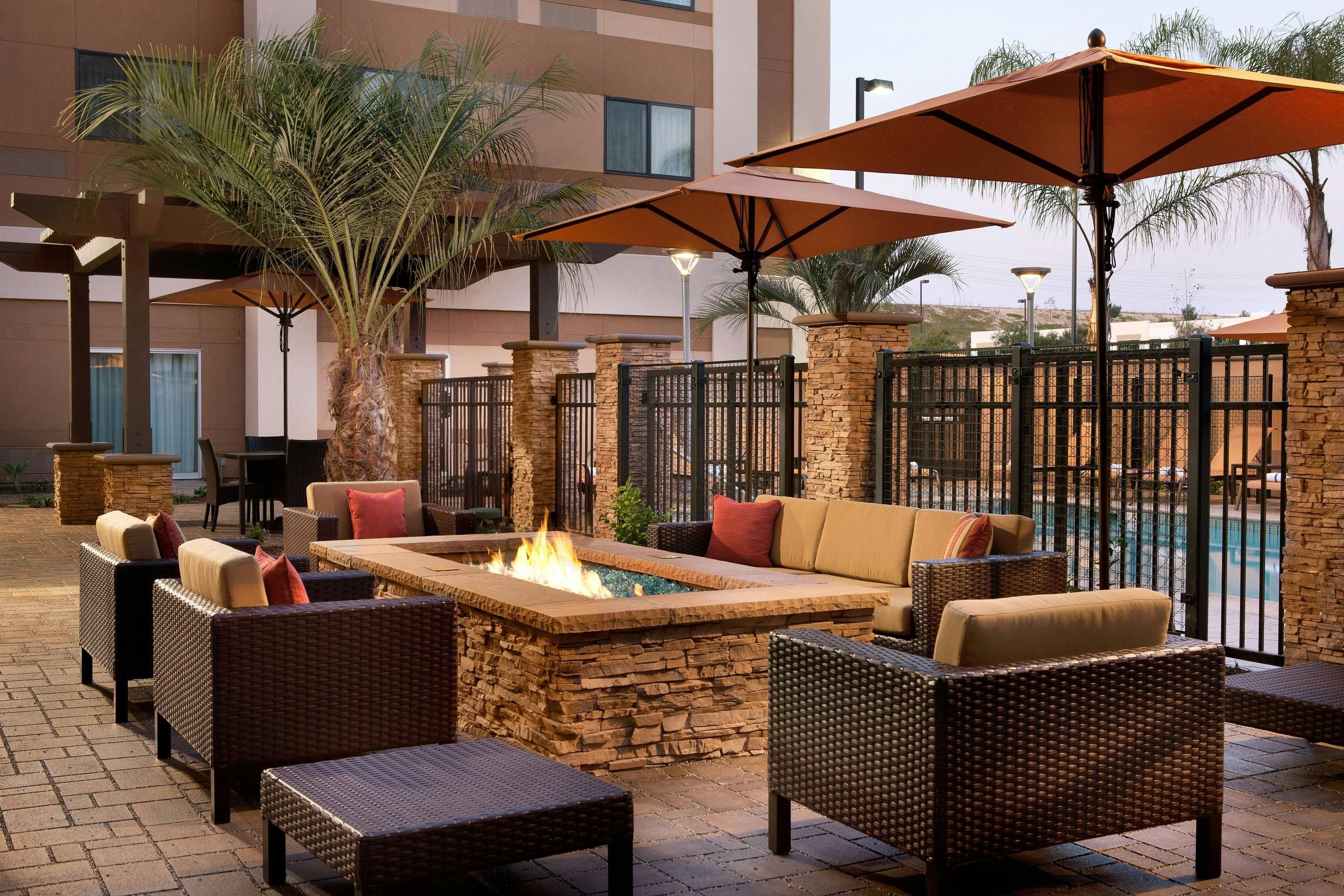 Patio Gambar