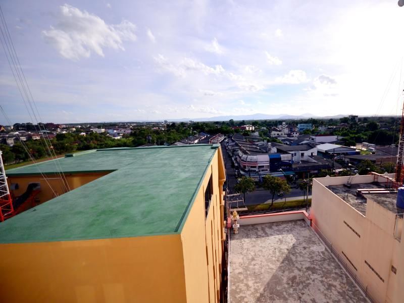 Pemandangan luar
