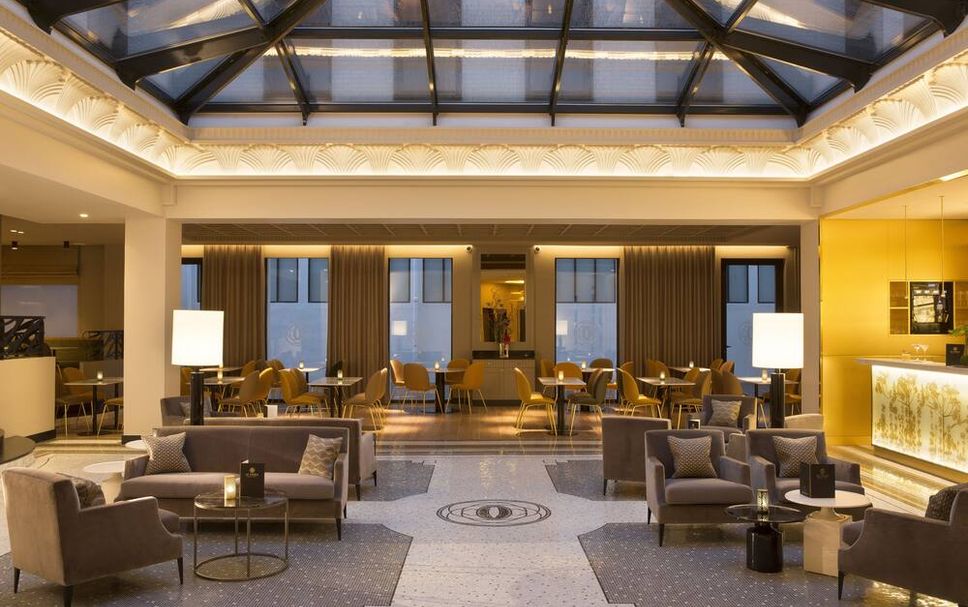 Balai Menunggu Gambar