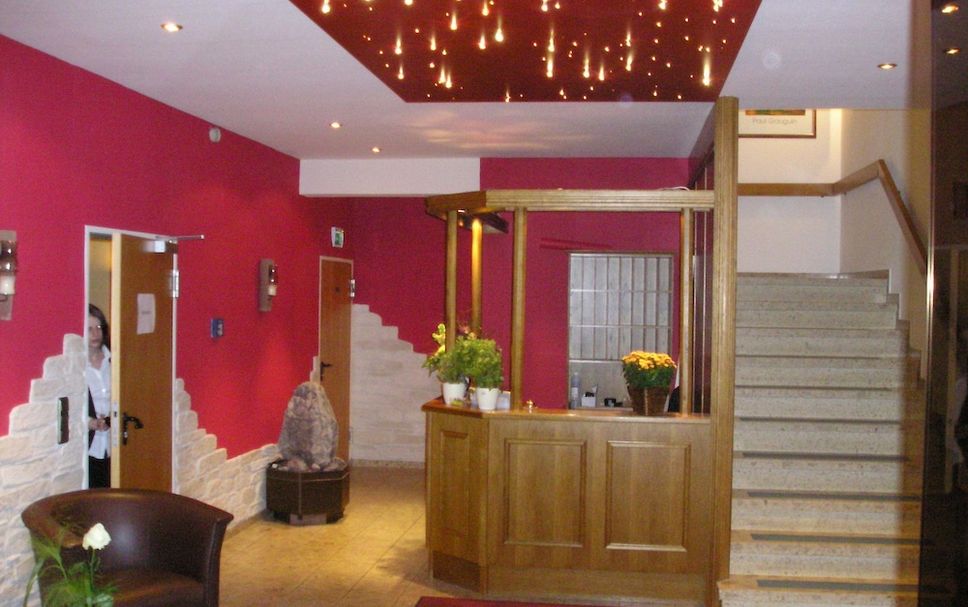 Meja Penyambut Tetamu Gambar