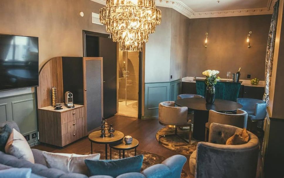 Balai Menunggu Gambar