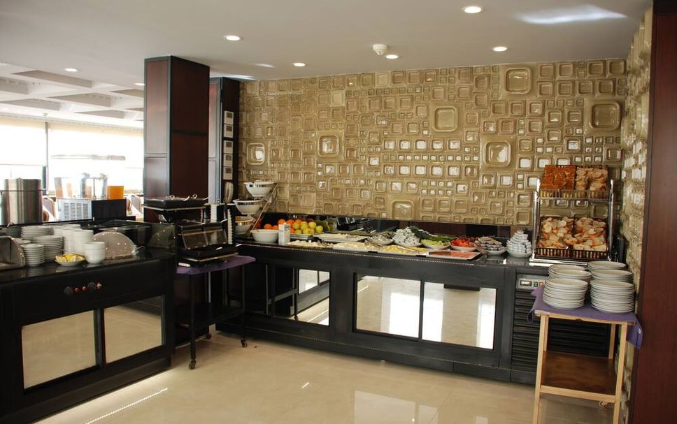 Buffet Gambar