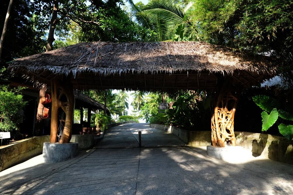 Pemandangan luar