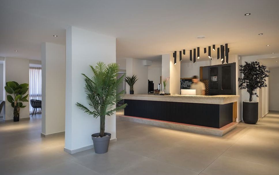 Meja Penyambut Tetamu Gambar