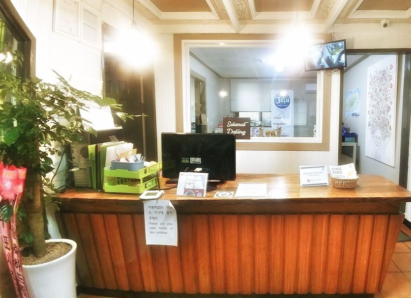 Meja Penyambut Tetamu Gambar