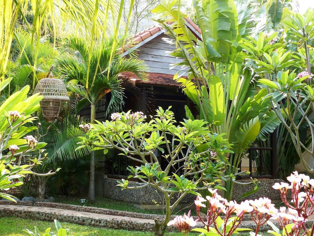 Pemandangan luar