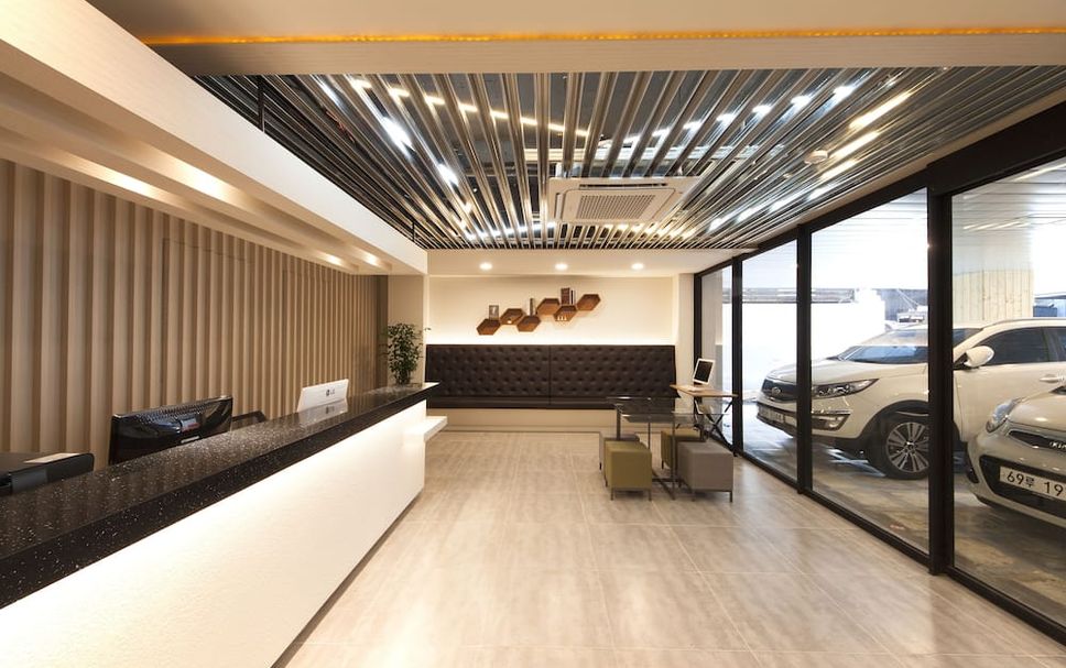 Meja Penyambut Tetamu Gambar