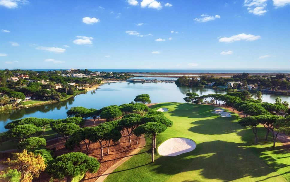 Padang golf Gambar