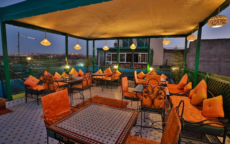 Balai Menunggu Gambar