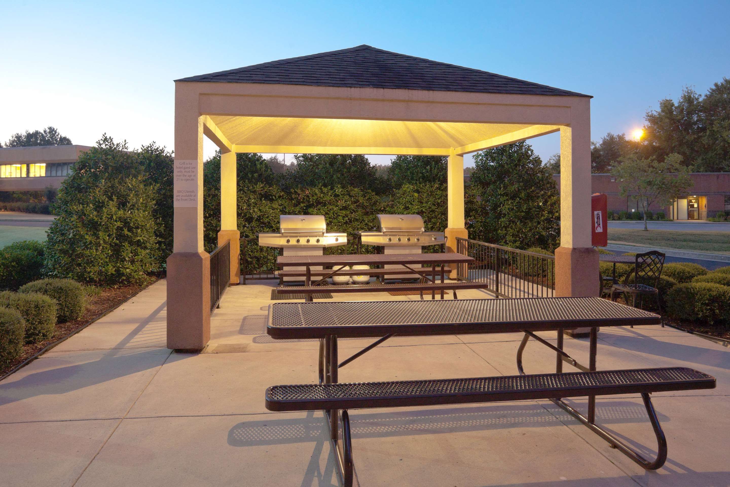Patio Gambar