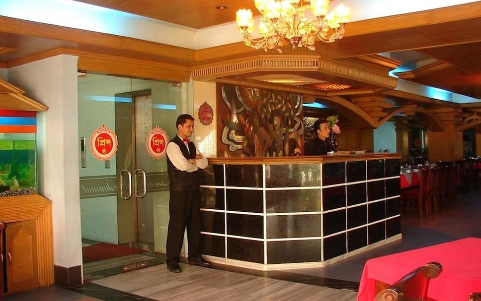 Meja Penyambut Tetamu Gambar