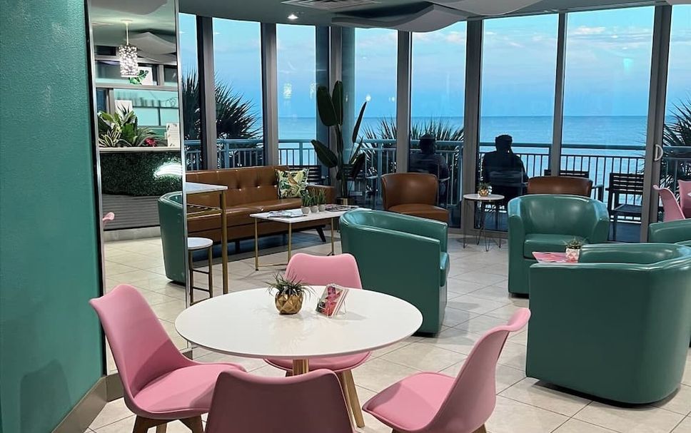 Balai Menunggu Gambar