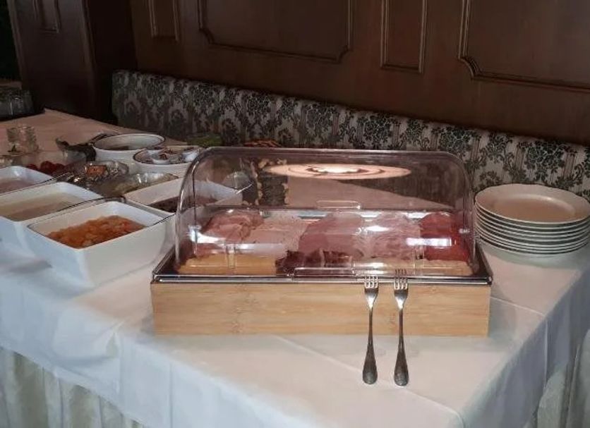 Buffet Gambar