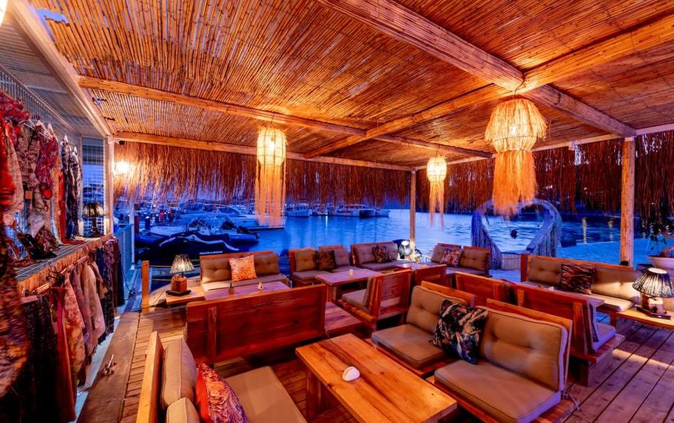 Balai Menunggu Gambar