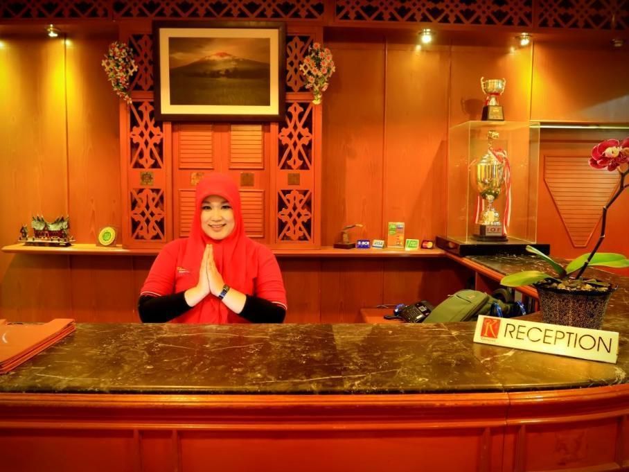Meja Penyambut Tetamu Gambar