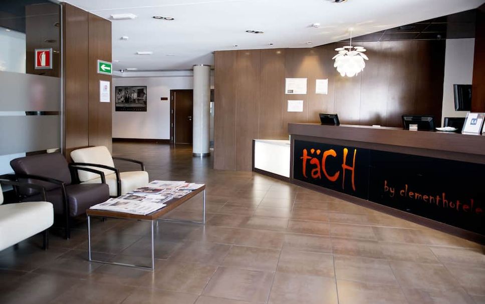 Meja Penyambut Tetamu Gambar