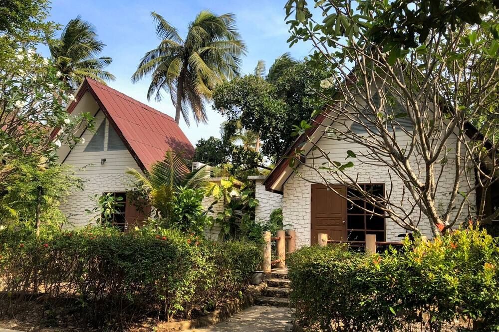 Pemandangan luar