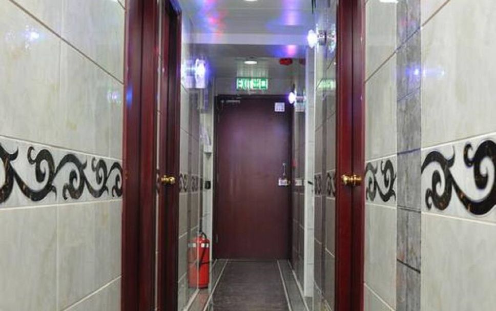 hallway Gambar