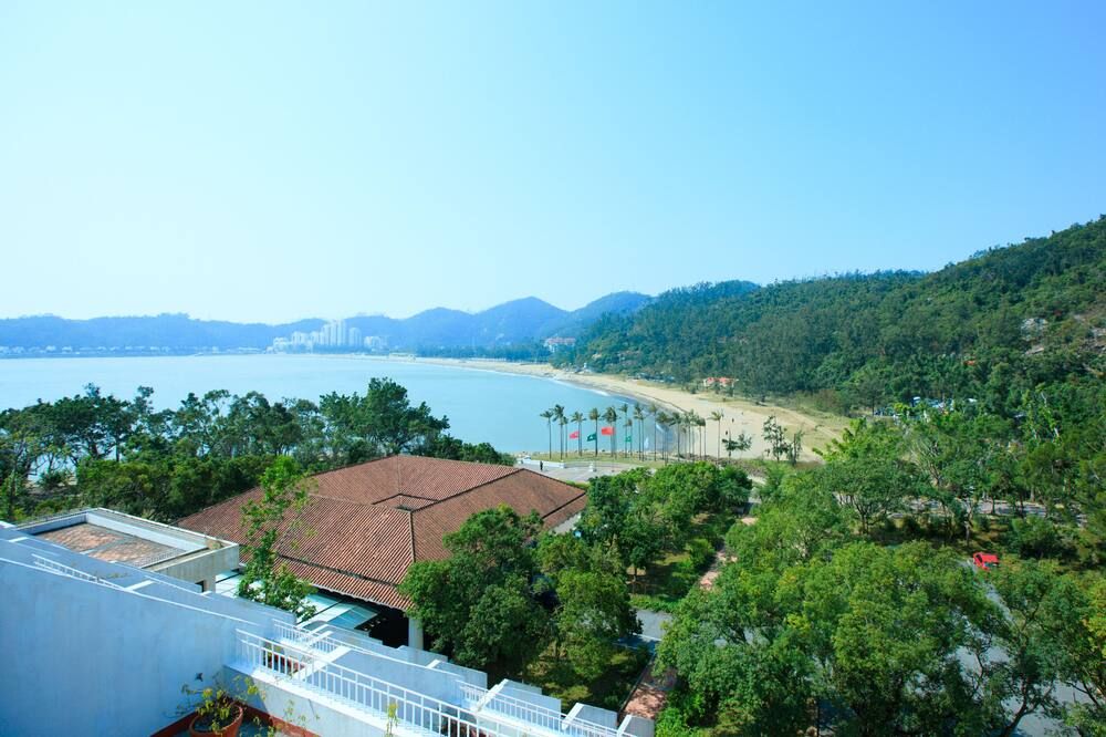 Pemandangan luar