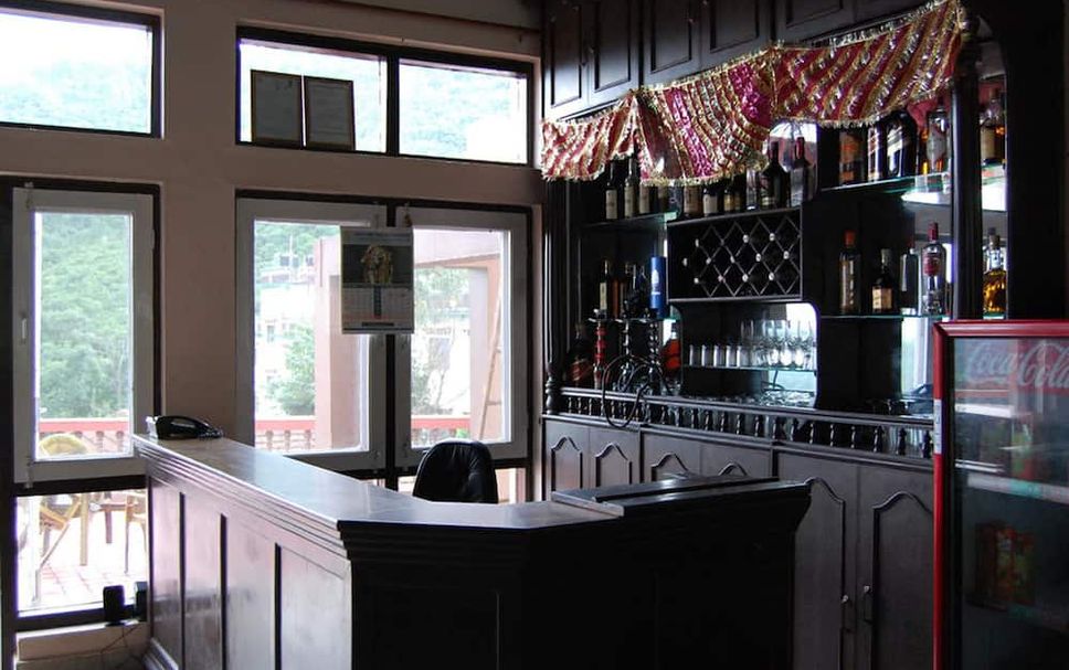 Meja Penyambut Tetamu Gambar