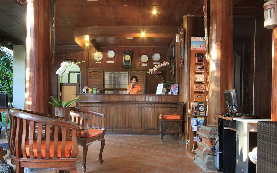 Meja Penyambut Tetamu Gambar