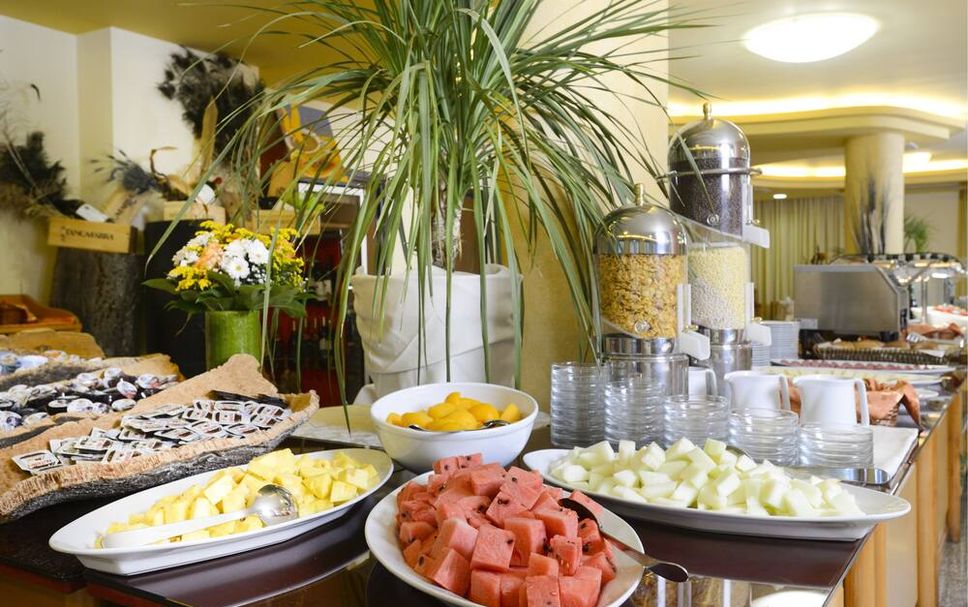 Buffet Gambar