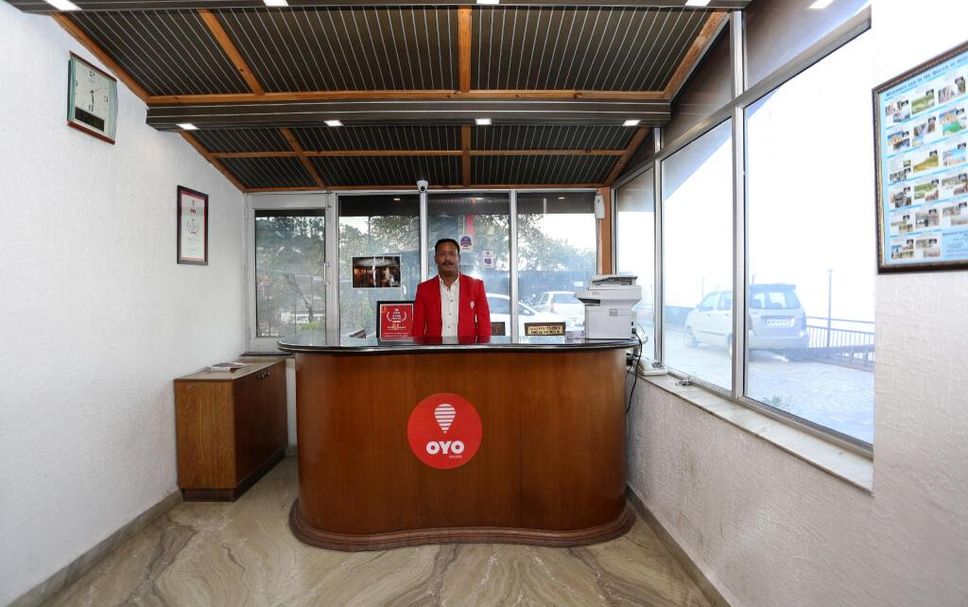 Meja Penyambut Tetamu Gambar