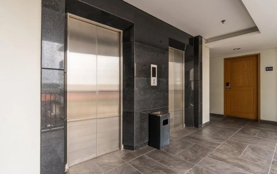hallway Gambar