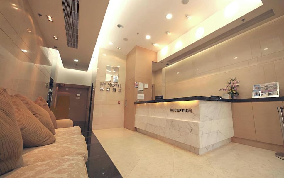 Meja Penyambut Tetamu Gambar