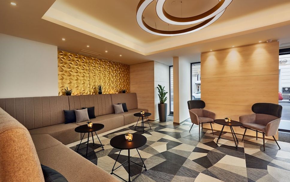 Balai Menunggu Gambar