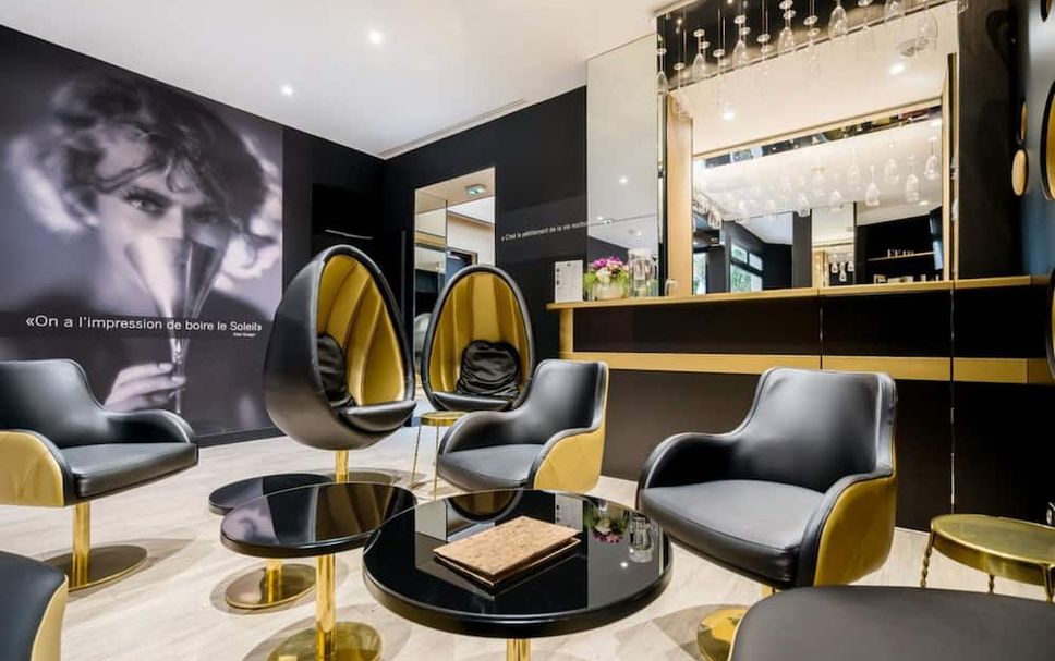 Balai Menunggu Gambar