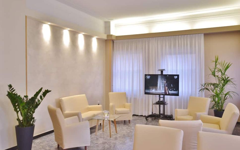 Balai Menunggu Gambar