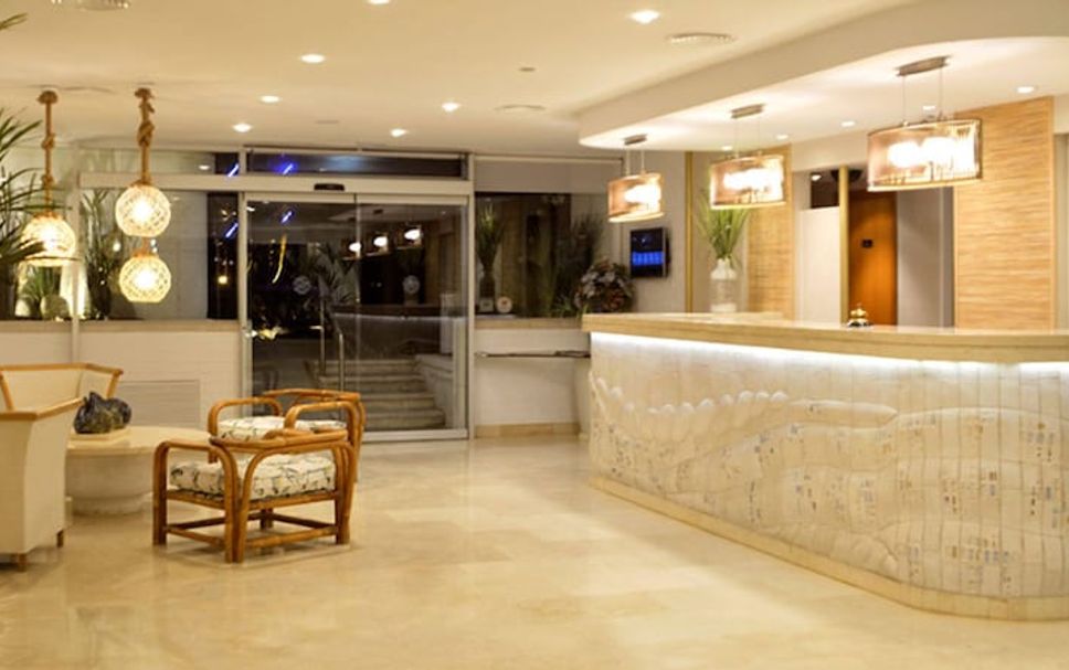 Meja Penyambut Tetamu Gambar