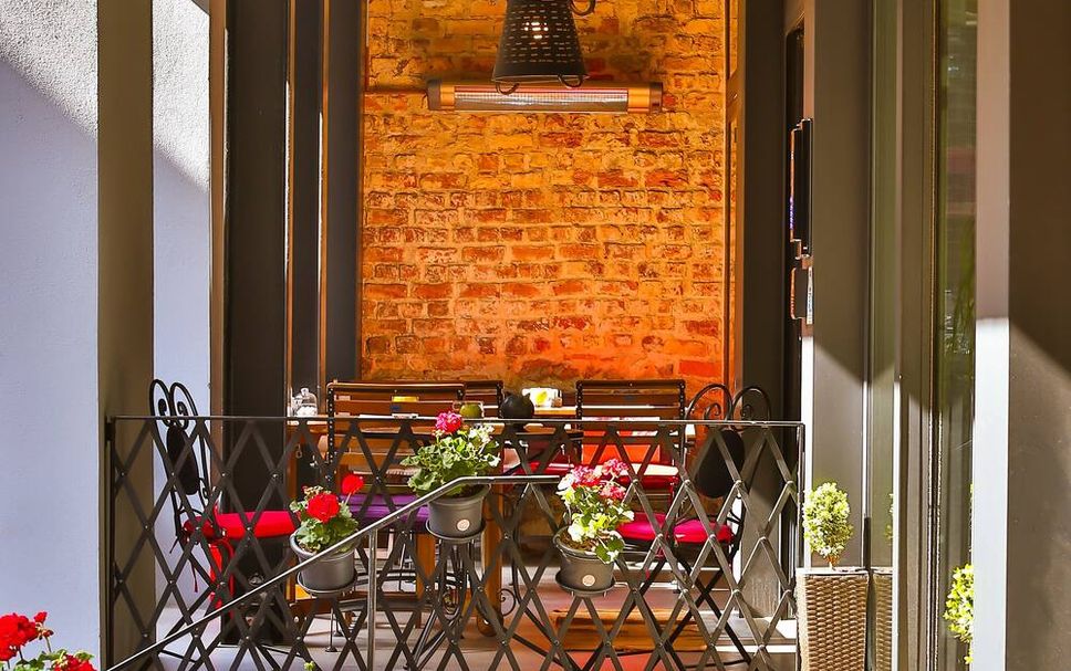 Patio Gambar