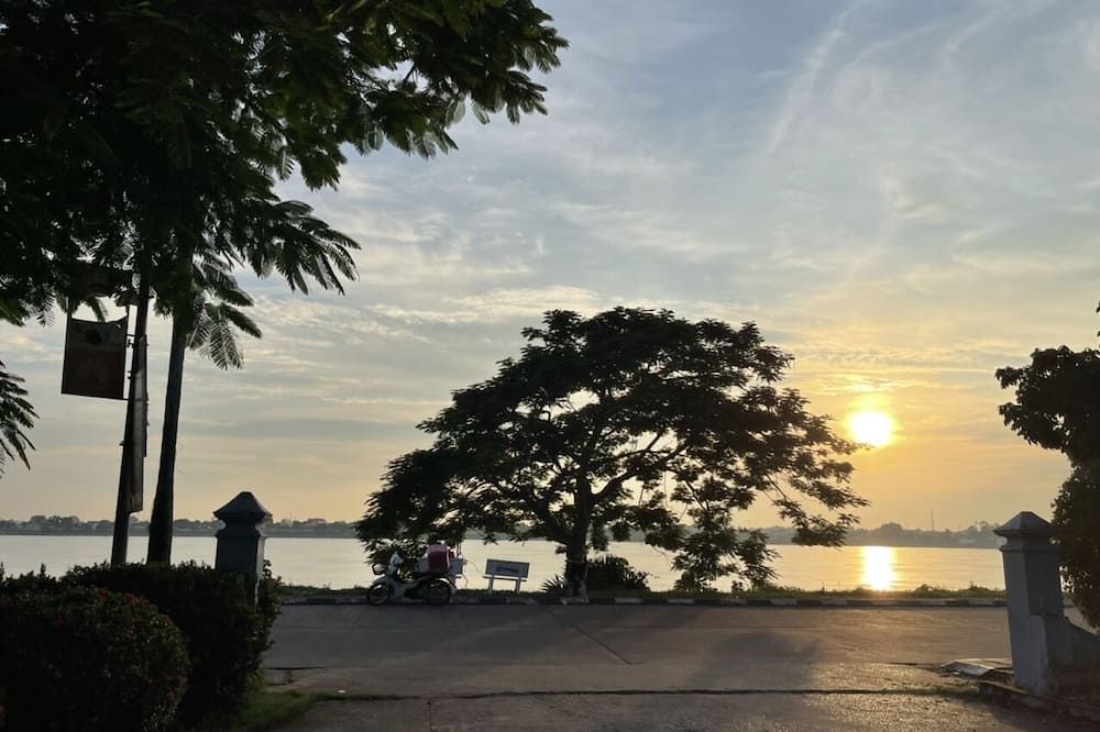 Pemandangan luar