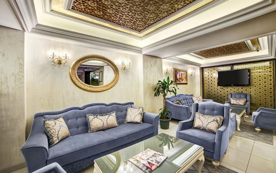 Balai Menunggu Gambar