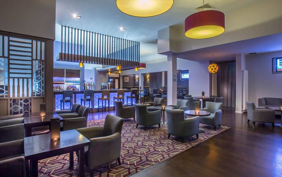 Balai Menunggu Gambar