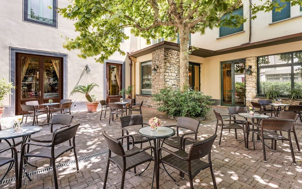 Patio Gambar