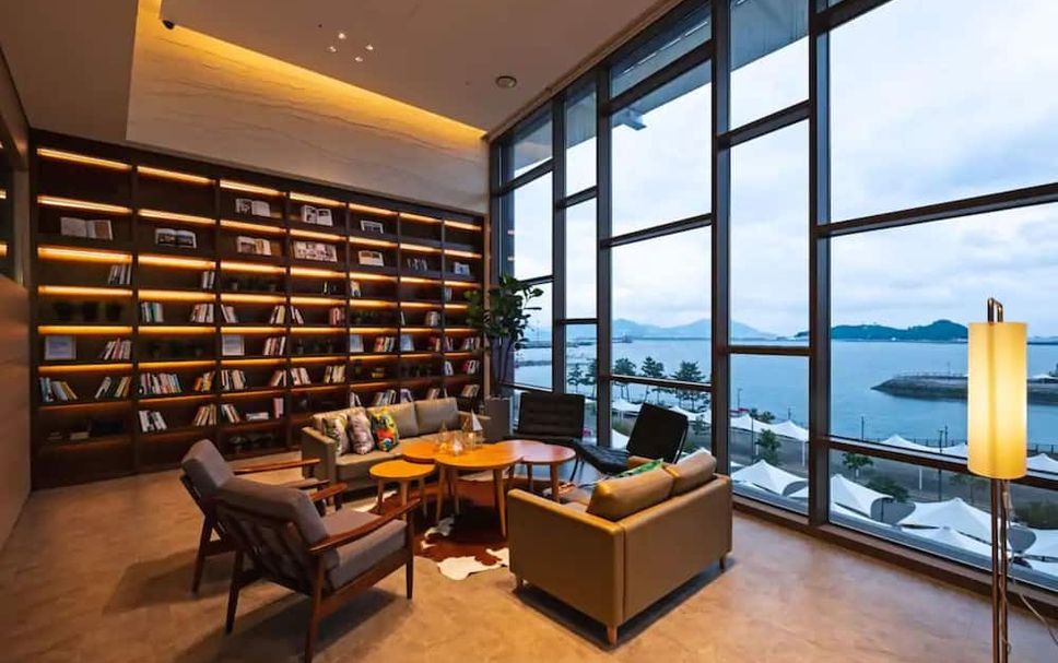 Balai Menunggu Gambar